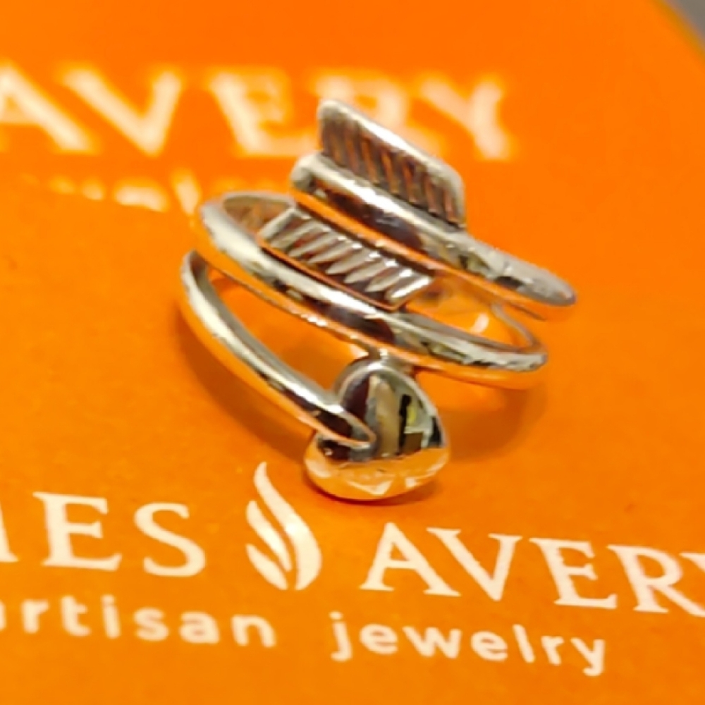 💍James Avery Heart & Arrow Ring